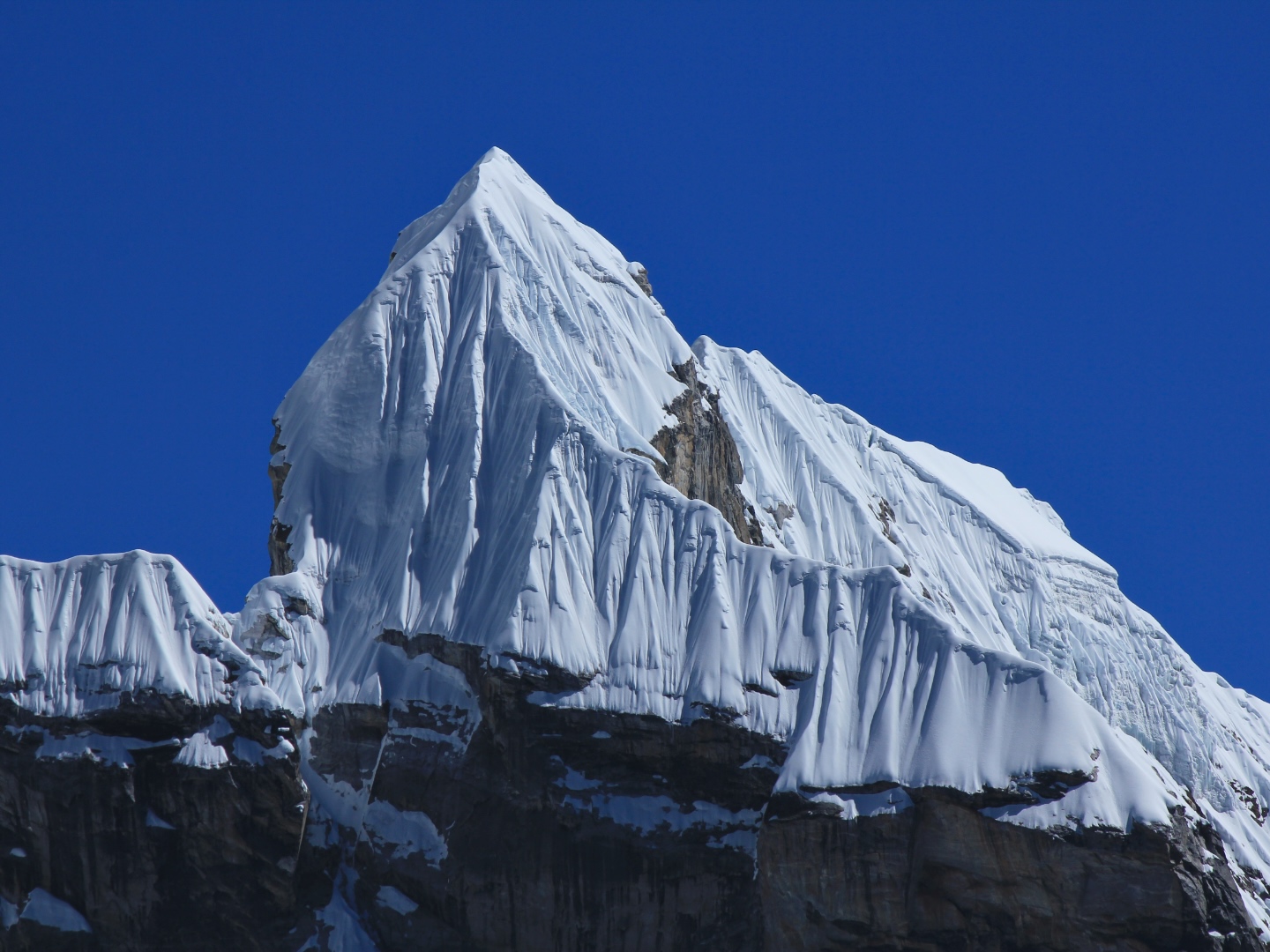Lobuche East 6.119μ – Η εντυπωσιακή παγωμένη κορυφή των Ιμαλαΐων, προαιρετική ανάβαση στο Everest Base Camp Trek 2026